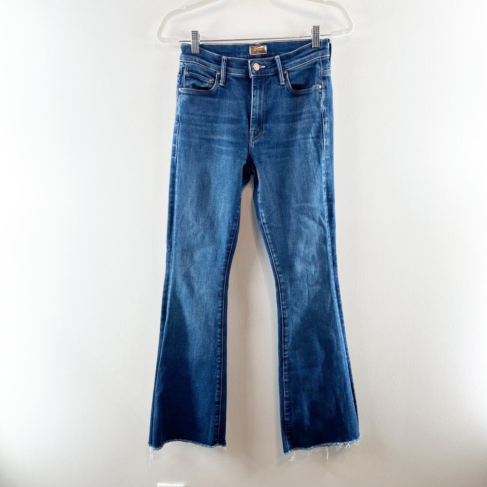 Mother The Weekender Mid-Rise Frayed Hem Denim Flare Jeans Home Movies 27 - Picture 5 of 7